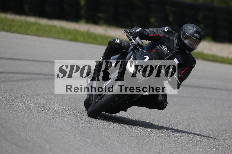 /Archiv-2024/29 12.06.2024 MOTO.CH Track Day ADR/Gruppe blau/1